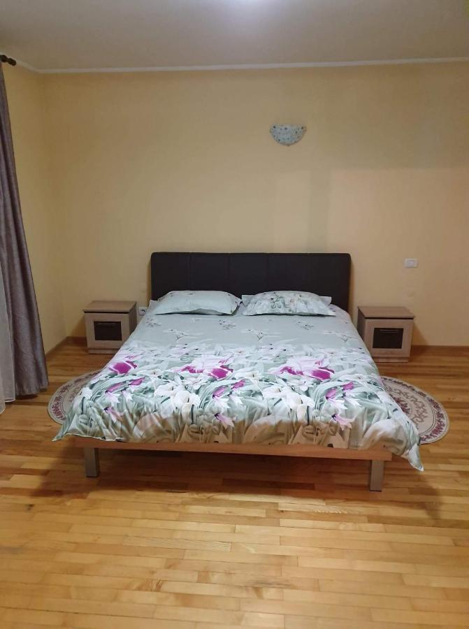 Vila Aslam Hotel Гура Хуморулуй Екстериор снимка